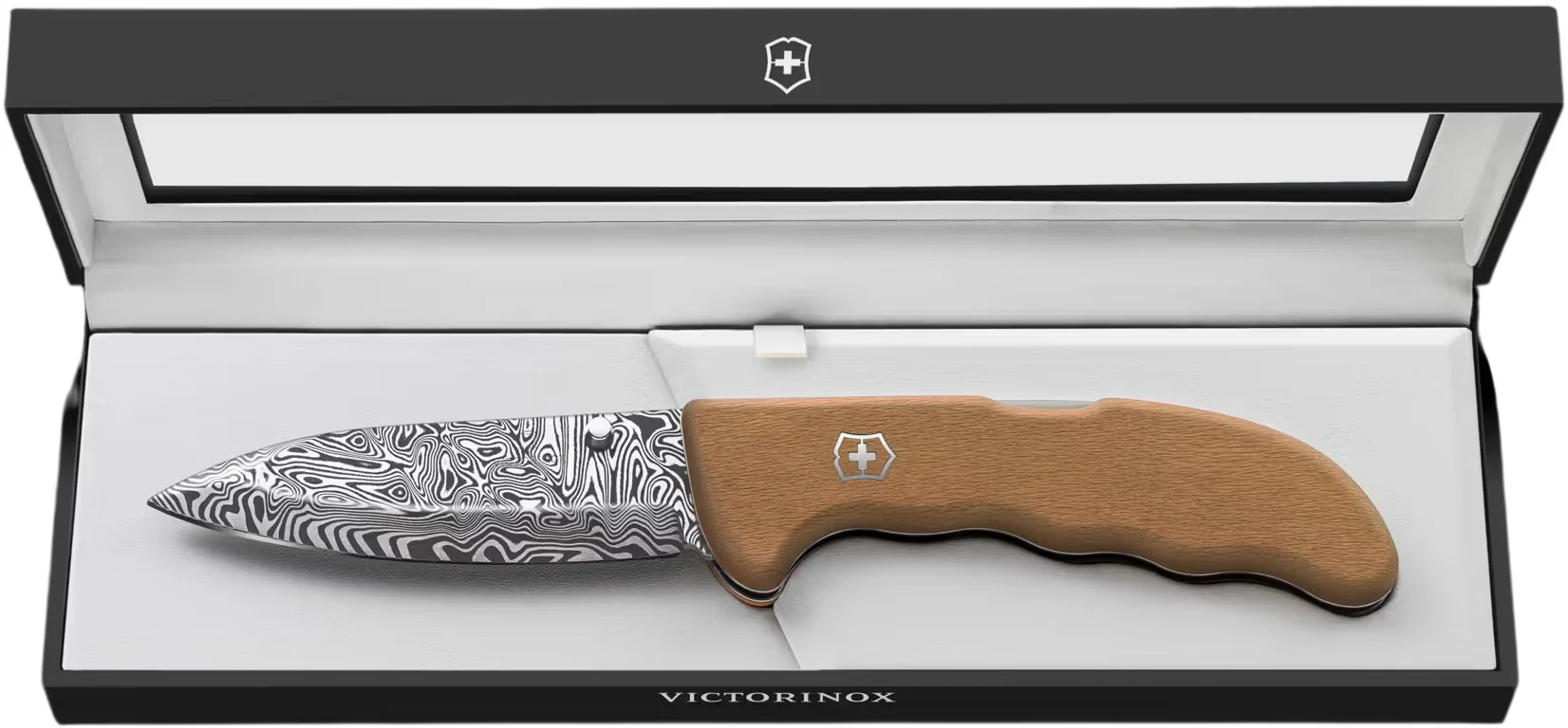 Navaja Limited Edition Evoke Wood Damast 130mm Madera 2026 Victorinox® 0.9410.J26 [Pieza] - Image 5